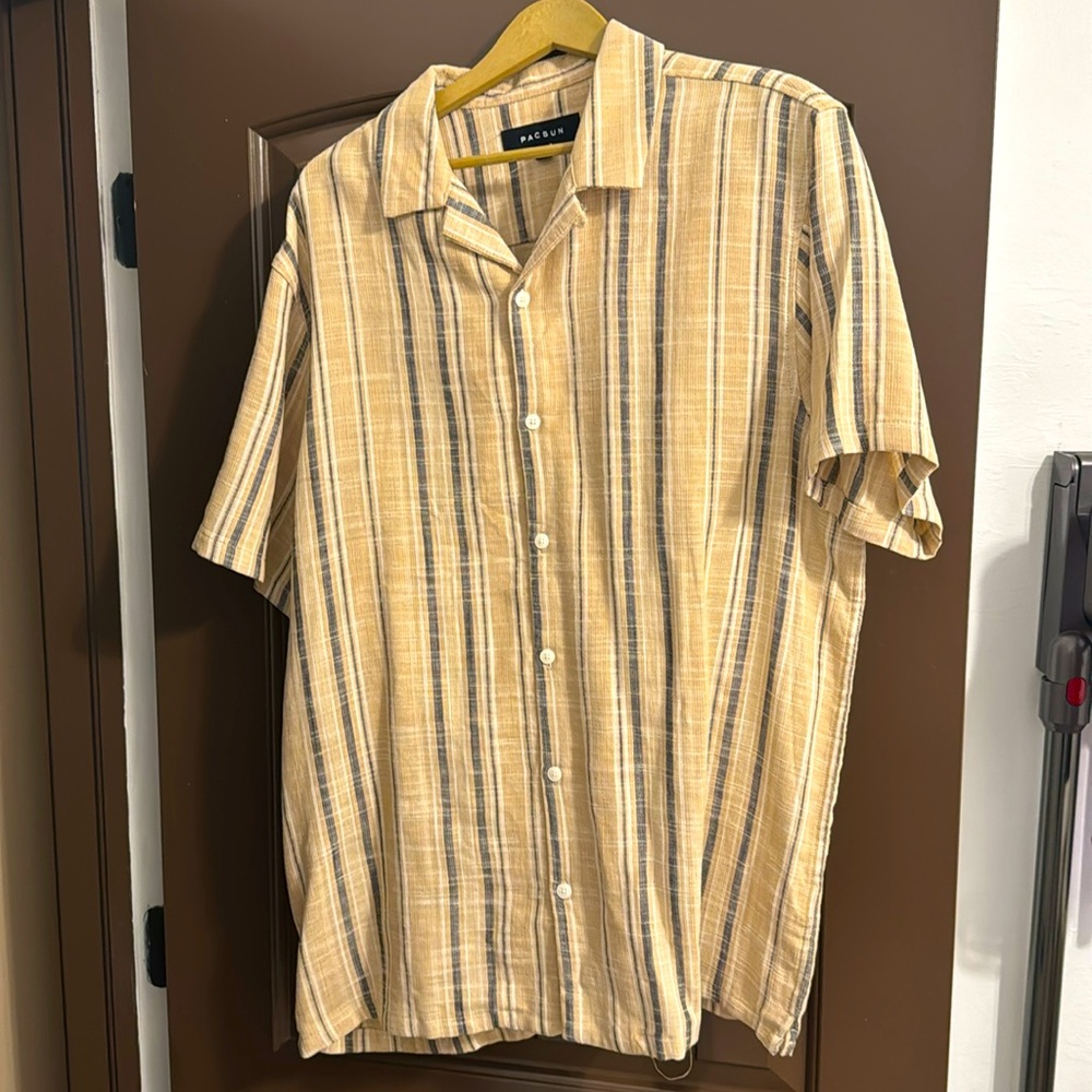 Vertical Stripe XL Mens Shirt
